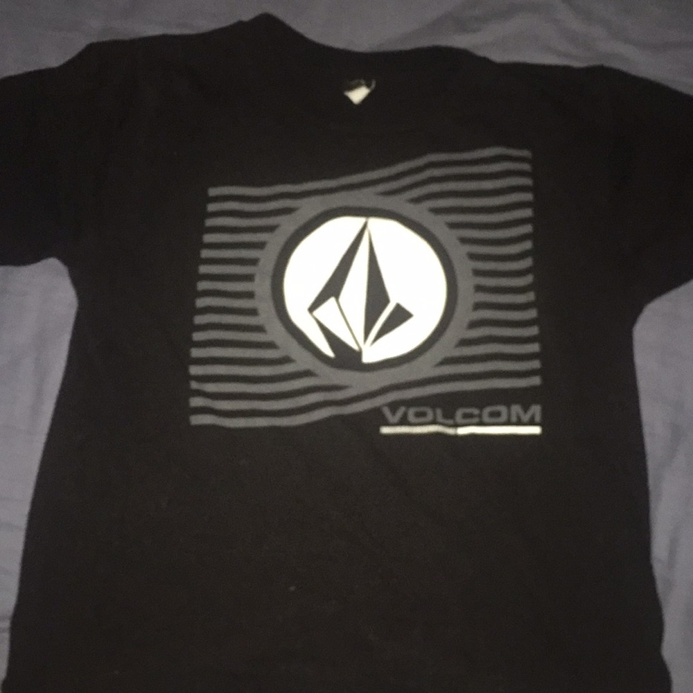 volcom t-shirt